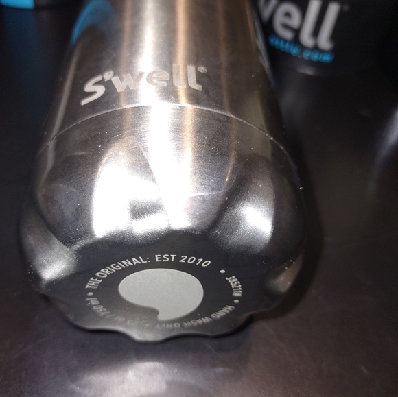 New S'well Stainless Steel Silver Insulated Water Bottle With Box - Picture 10 of 11